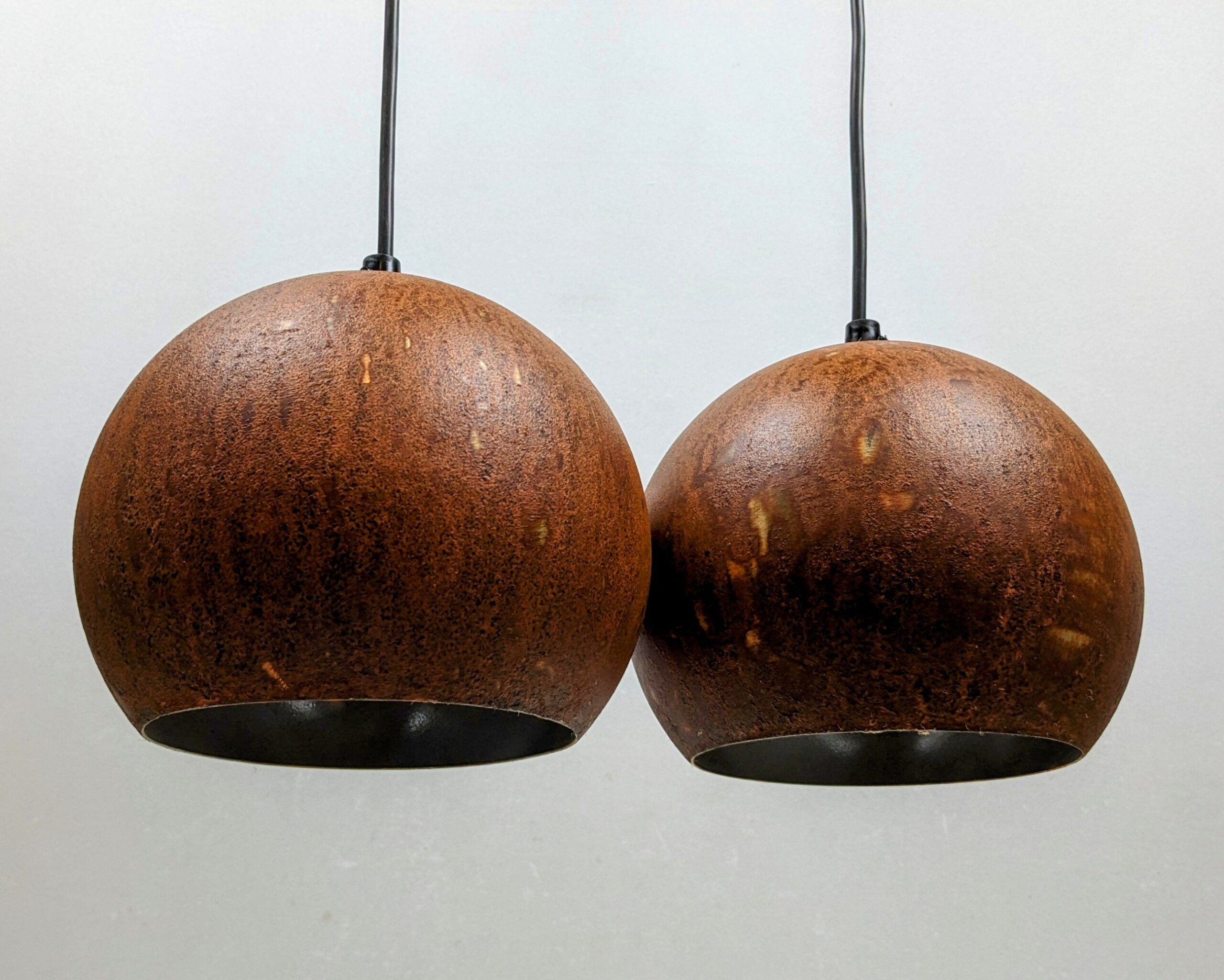 Sæt med 2 upcyclede Frandsen pendler. Nyt el. Model Stråsø. Raw rust. Ø18. Læs mere. - Billede 2