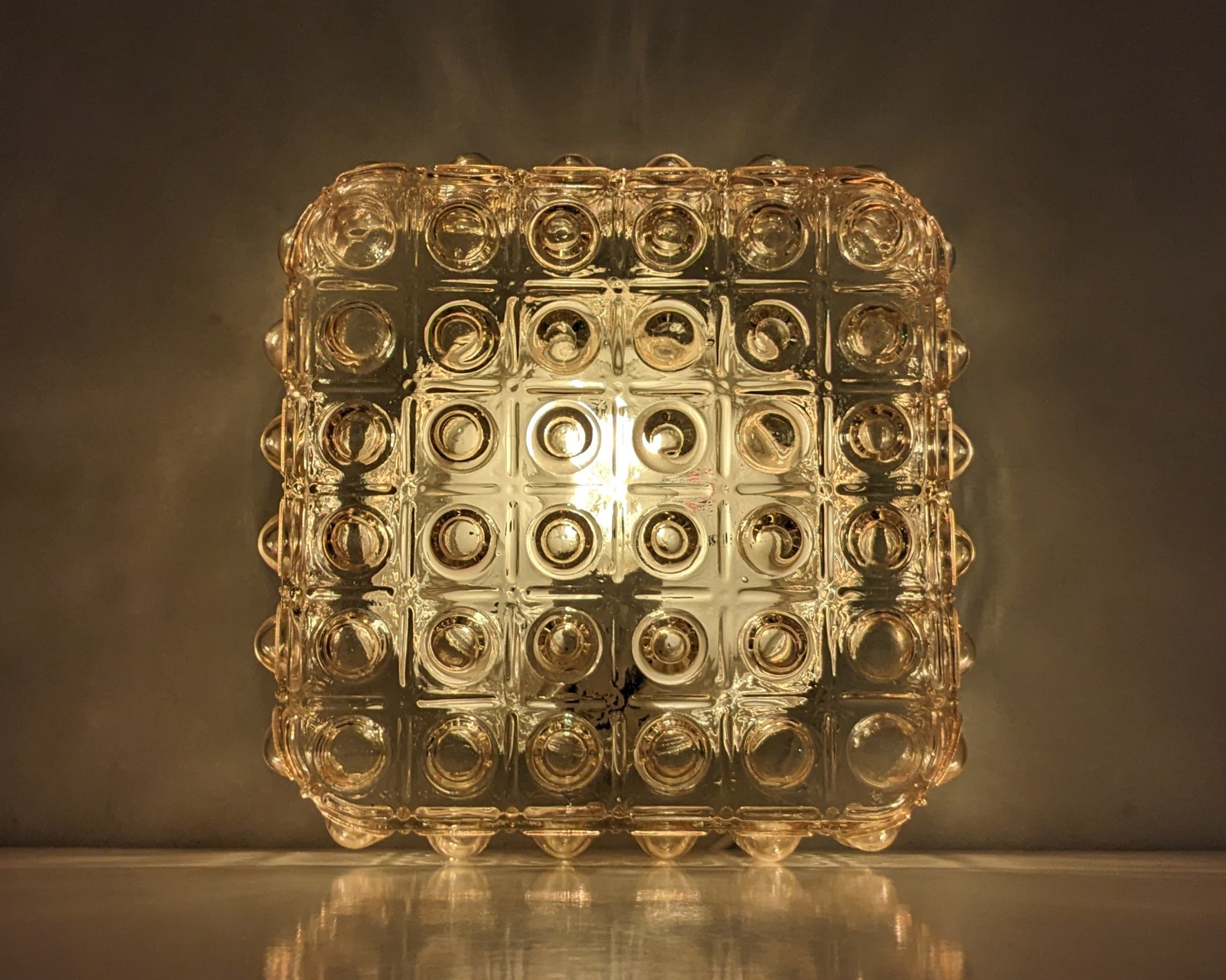 Flot restaureret Dansk plafond. E.S.Horn. Kvadratisk. 1970. 25×25 cm. Læs mere.