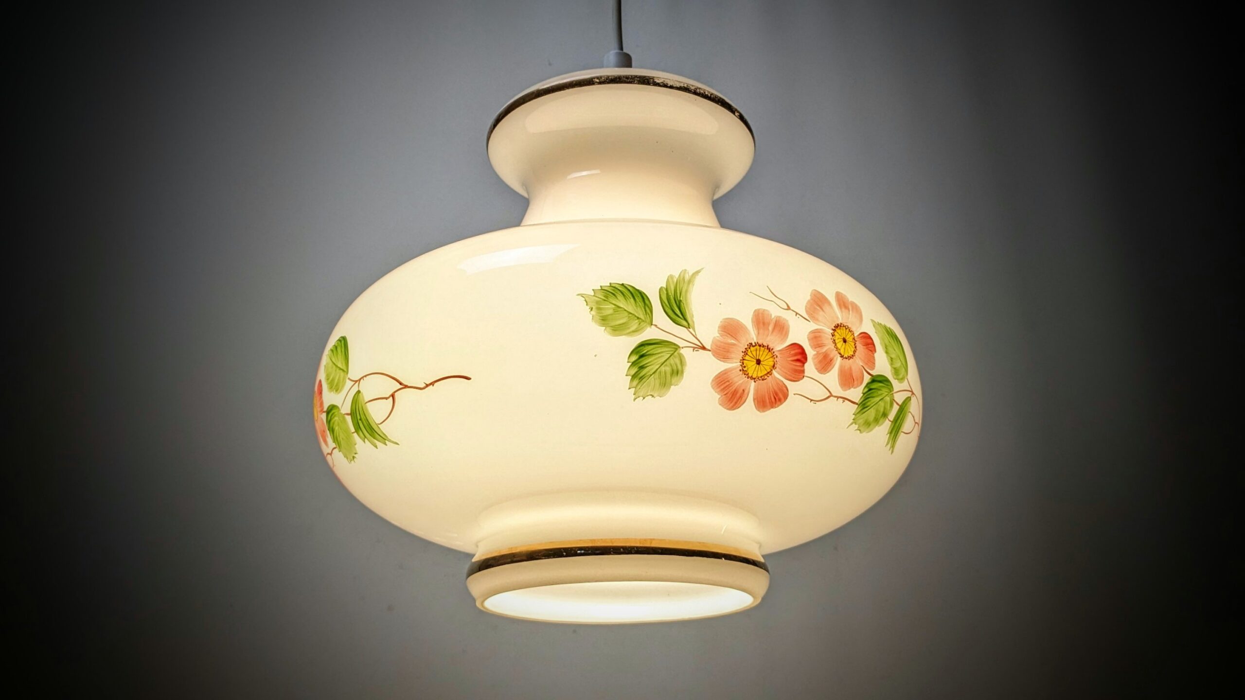 Vintage romantisk opalglas lampe. Mellemstor. Restaureret. Bla nyt el. Ø28