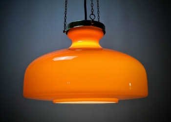 Storslået orange svensk loftlampe i glas fra 1970. Restored. Nyt el. Ø30. Pickup only.
