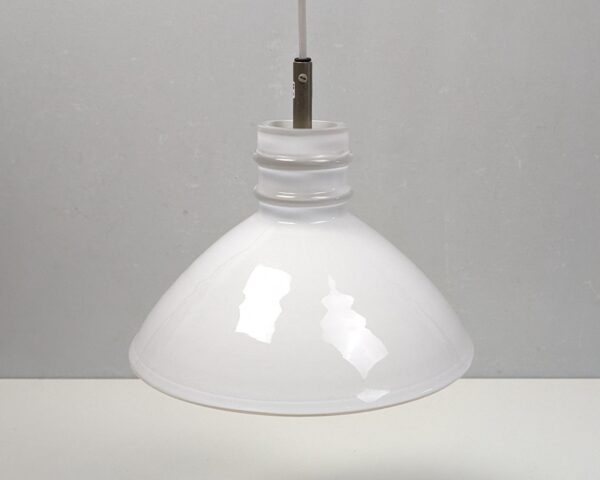 Klassisk dansk design fra 1980. El-Light opalglas lampe. Alt el er nyt. Ø25.
