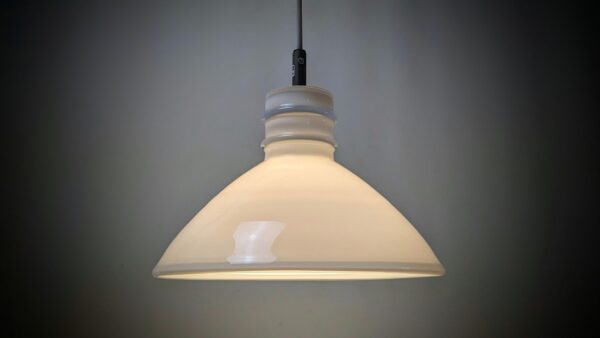Klassisk dansk design fra 1980. El-Light opalglas lampe. Alt el er nyt. Ø25.