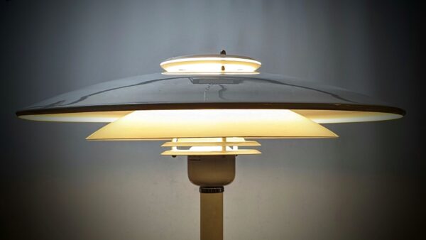 Svensk design fra 1970. Restored. Belid G935 gulvlampe. Ø48. Pickup only.