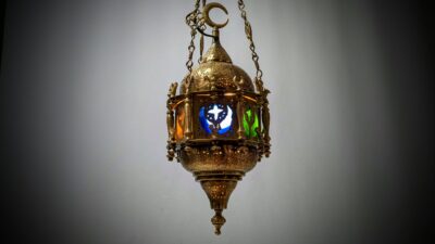 Antik restored Osmannisk loftlampe. Særdeles flot stand. Nyt el. Messing. Læs mere.