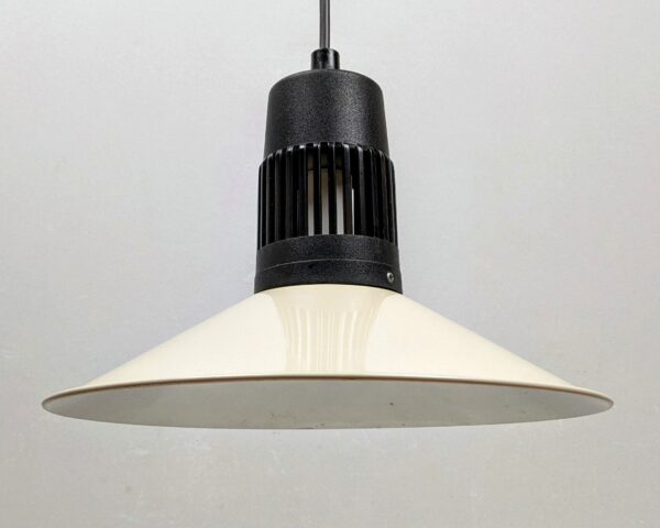 Klassisk beige industri loftlampe fra 1970. Nyt el. Ø26,5. cm