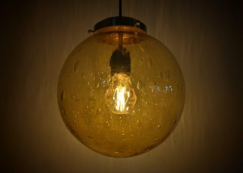 Storslået dansk glas lampe. Unika. Custom made. Ø25. Fantastisk lysspil. Alt udover glas er nyt.