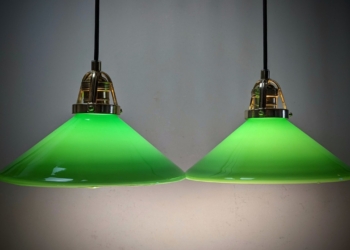 Sæt med 2 smukke grønne danske skomager glas lamper fra 1980. Ø24. Delvist nyt el.