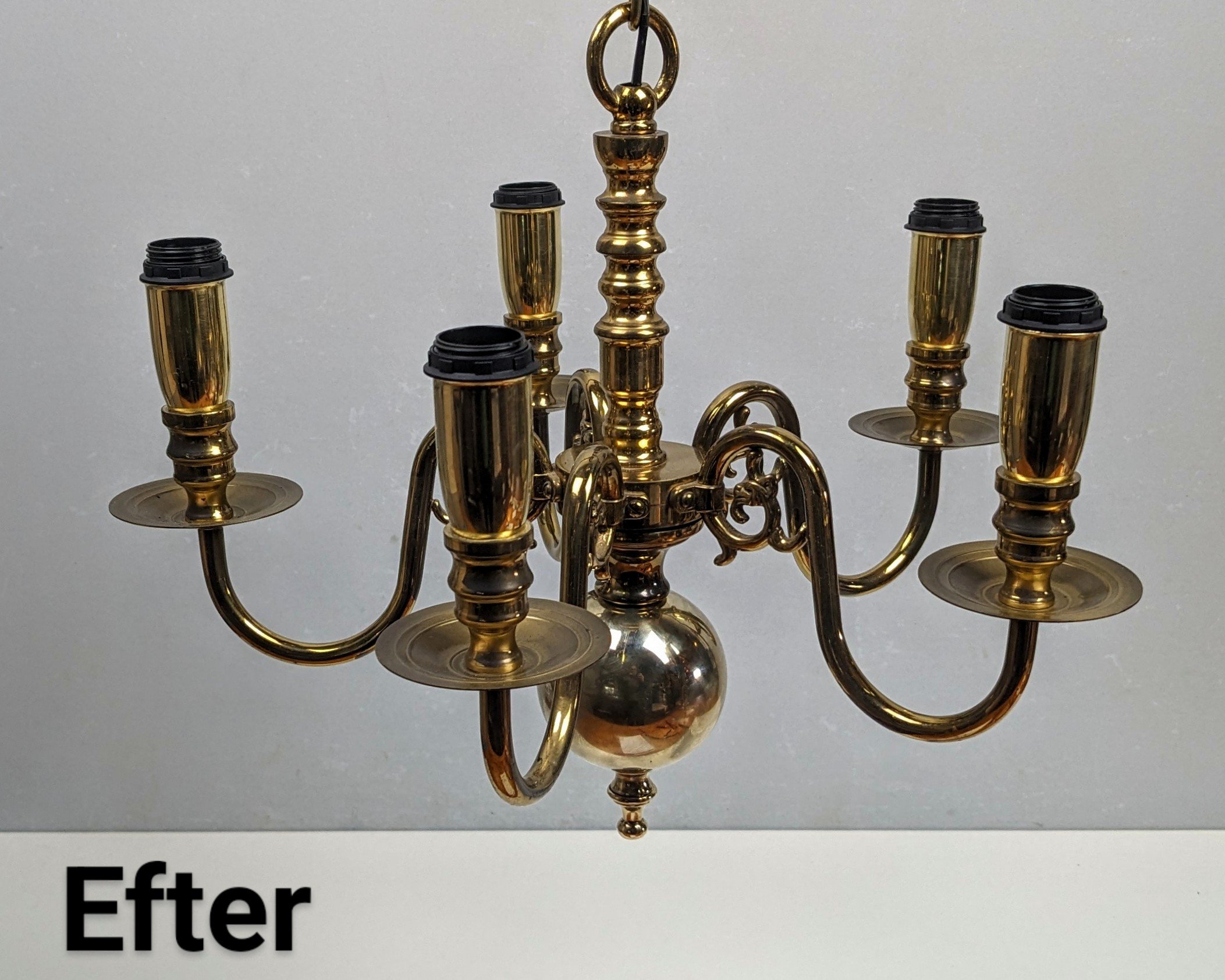 Vintage 5 armet lysekrone i messing. Fuld restaureret. multi purpose redesign. Læs mere.