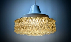 Fuld restaureret loftlampe fra 1960. Ø25. Nyt el og nylakeret soft white. Læs mere.