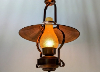 Vintage lysthus lampe i kobber. Delvist nyt el. Delvist ny poleret. Ø35. Læs mere