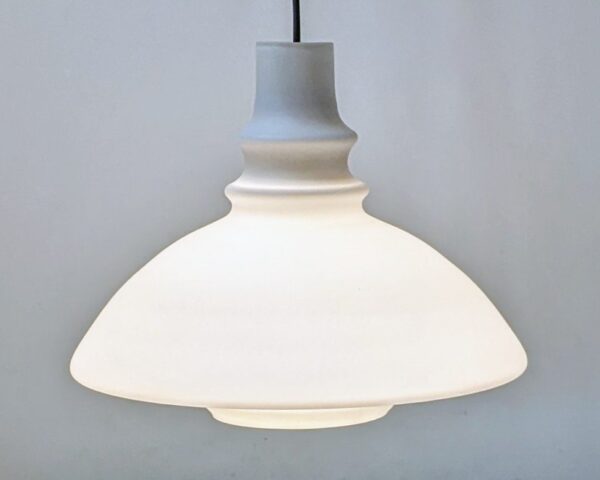 Unika satin opalglas loftlampe. Special fremstillet ophæng. Ø36. Nyt el. 1960. Pickup only.