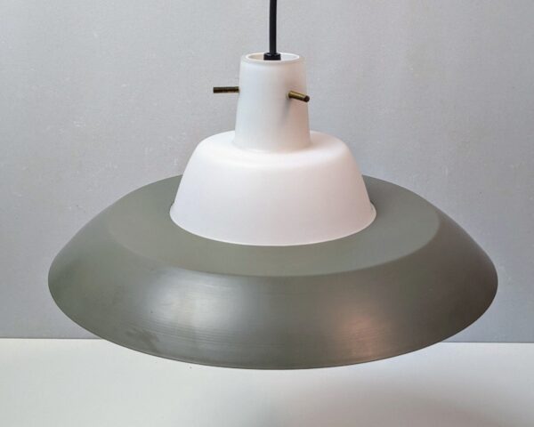 Vintage loft lampe fra 1960. Angiveligt Ernst Voss. Ø36. Nyt el. I flot stand.