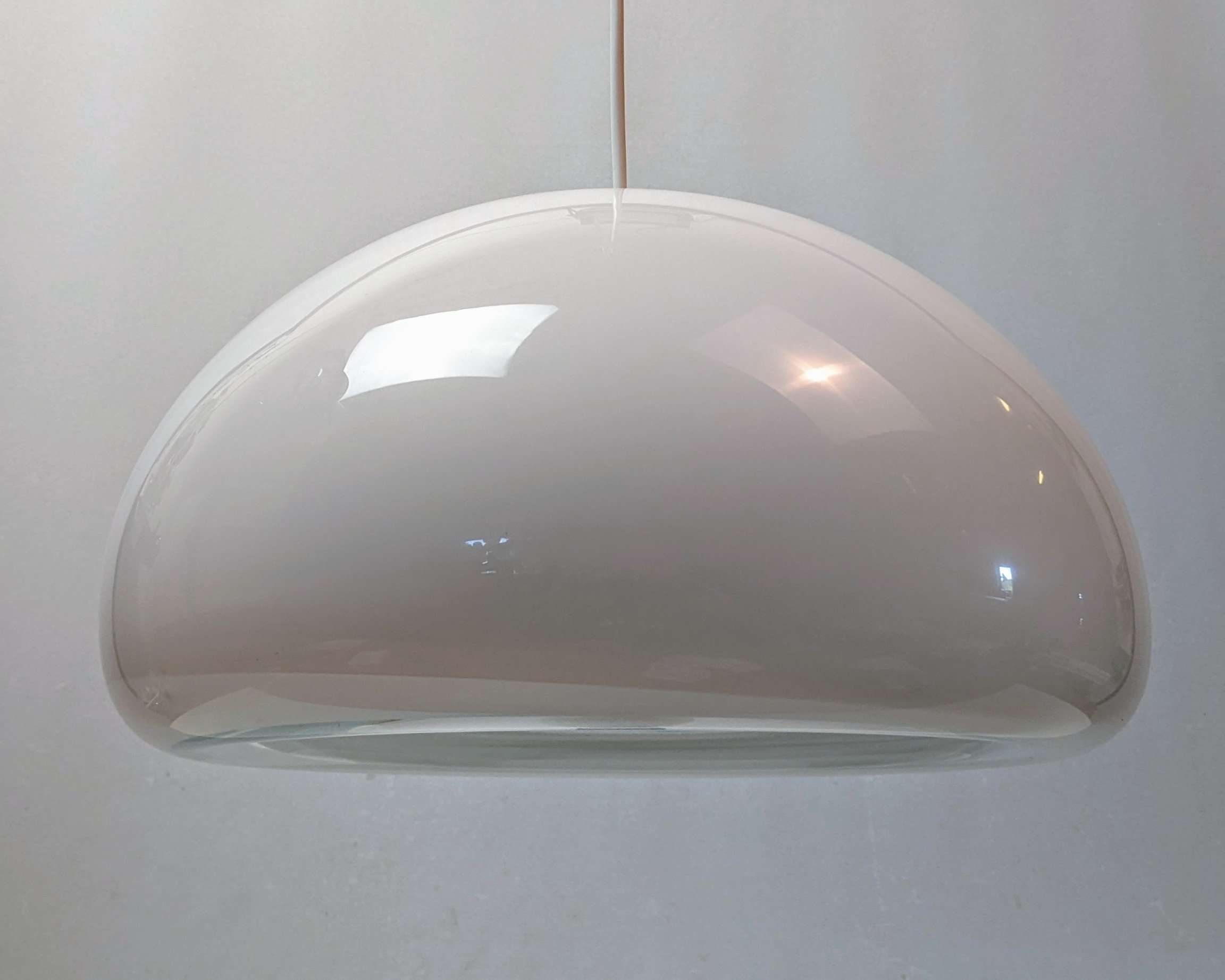 Dansk verdensklasse design fra Per Lütken 1983. Holmegaard. Nyt el. Ø36. Model Sunset. Pickup only.