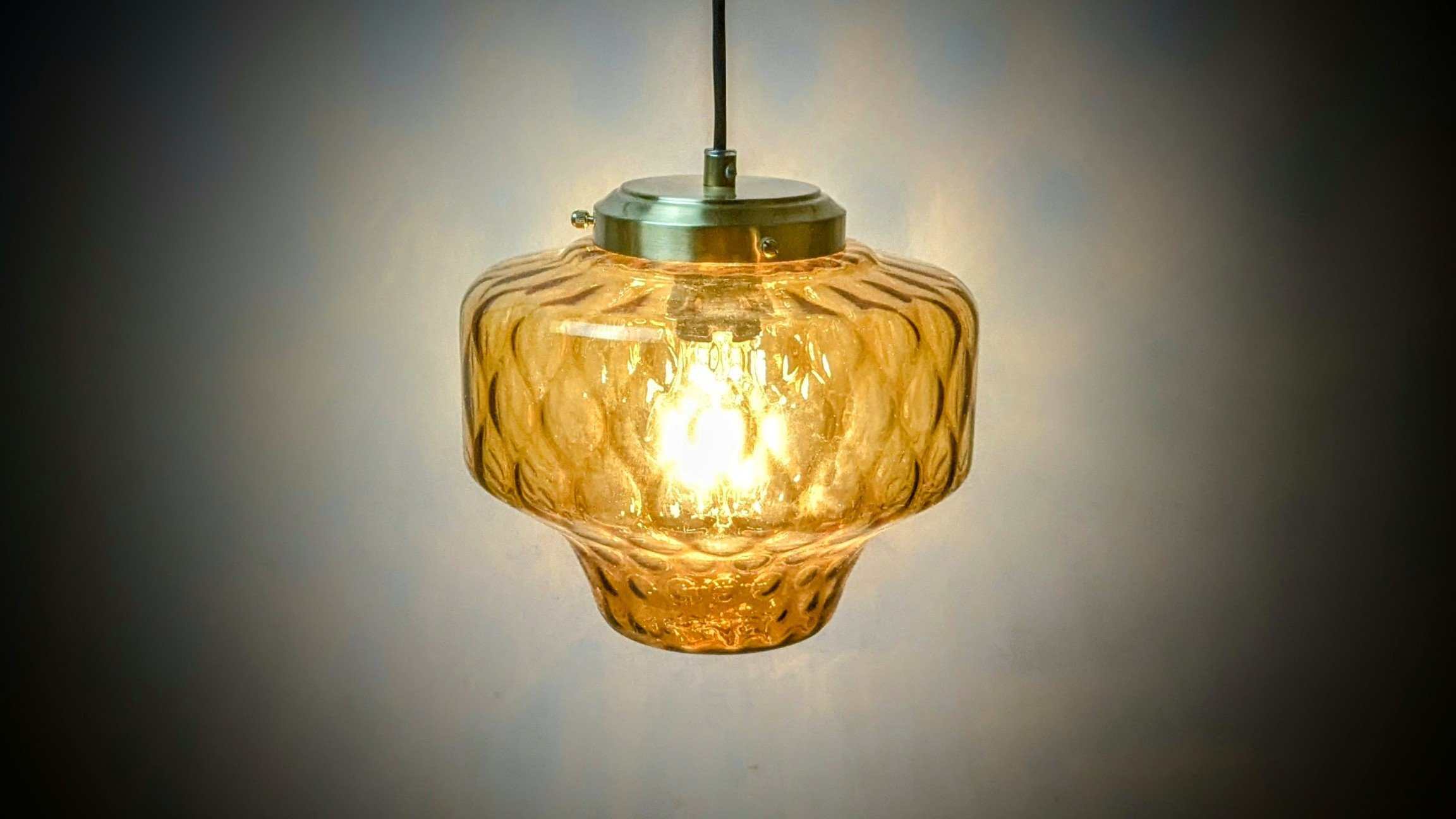 Eksklusiv E.S.Horn lampe fra 1970. Redesign. Ø23. Messing og el er nyt. Læs mere.