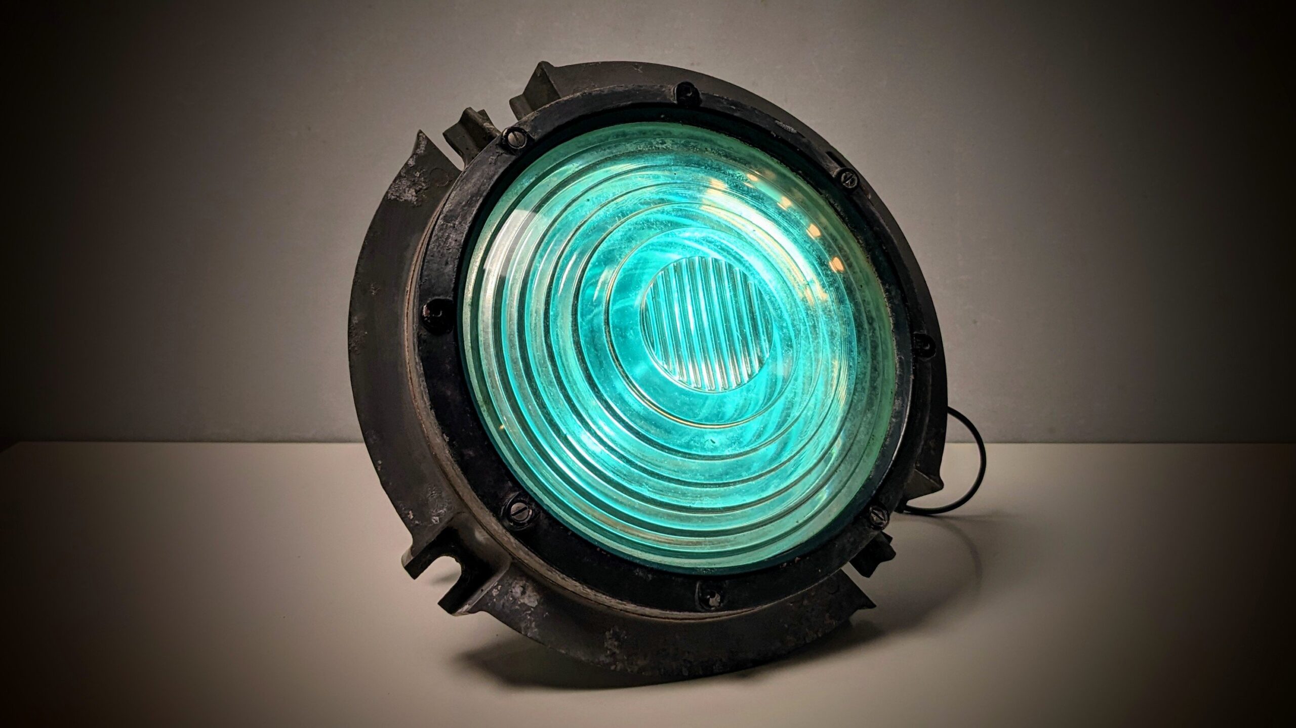 Custom made tog banesignal lampe. Ø27. Nyt el. DSI A/S.