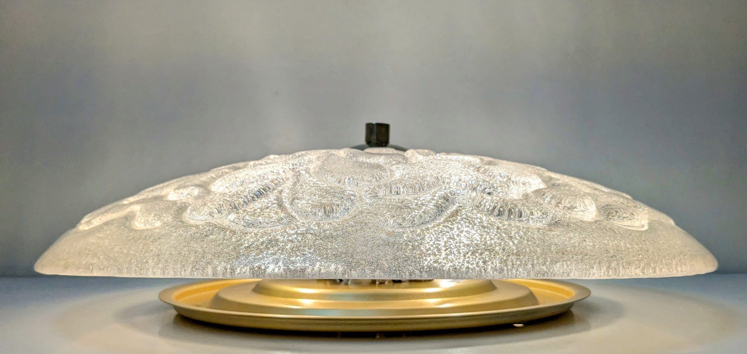 Fuld restaureret luksus plafond fra 1960. Ø48. Vintage glas glimmer effekt. Pickup only.