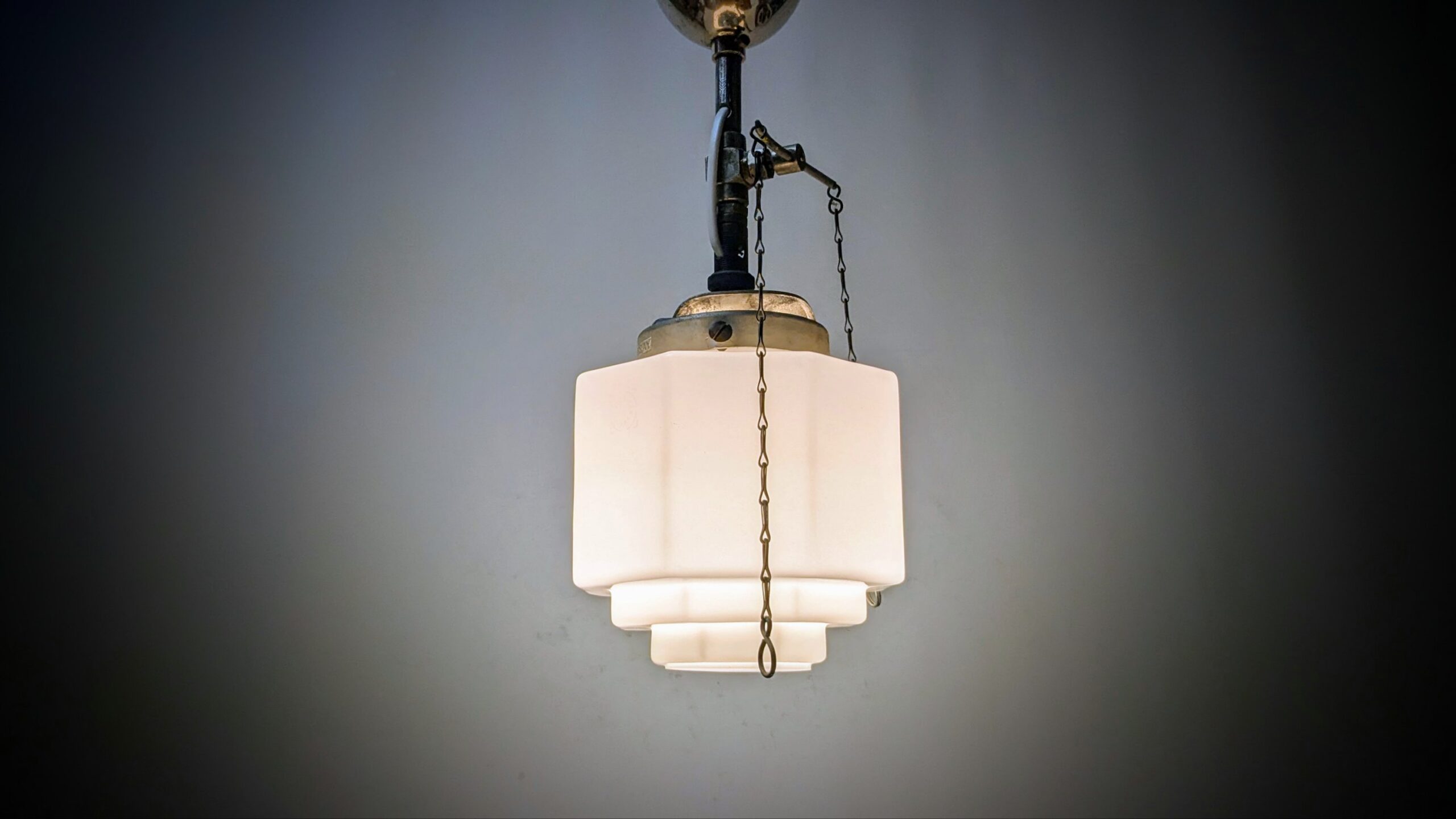 Sjælden vintage gas lampe fra 1950. Omlagt til el. Alt el er nyt. Ø17.