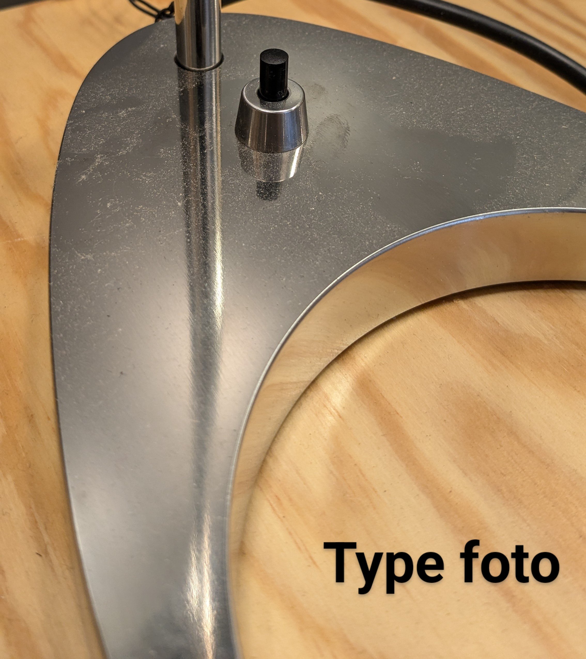 Trykafbryder 1 polet SORT. Snap lock. Arne Jacobsen Bellevue bordlamper, Arkitekt m.m. U. omløber. Lang model.