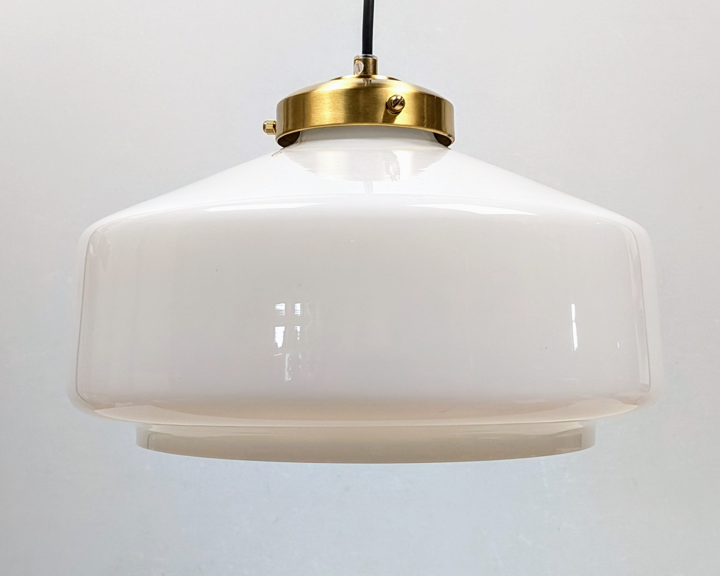 Flygfors opalglas lampe 1960. Fuld restaureret. Ø30. 1,3 kilo glas. – produktbillede 2 – Møllers Redesign