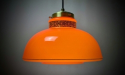 Storslået Orange flygfors lampe. 1,6 kilo glas. Ø32. Nyt el og ophæng.