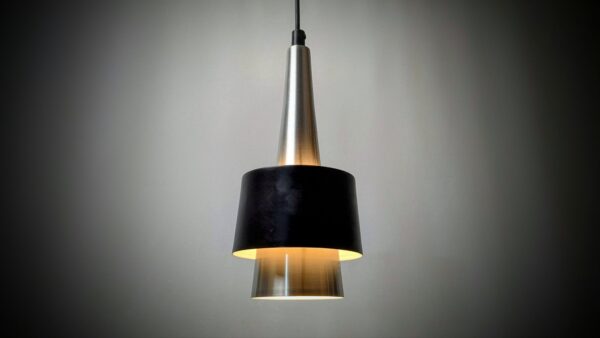 Elegant unika Custom made 1960 lampe. Møllers redesign. Ø15. Nyt el.