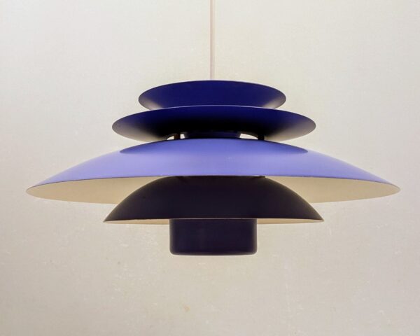 Dansk design 1990. Form Light. Lilla. Nyt el. Ø38.