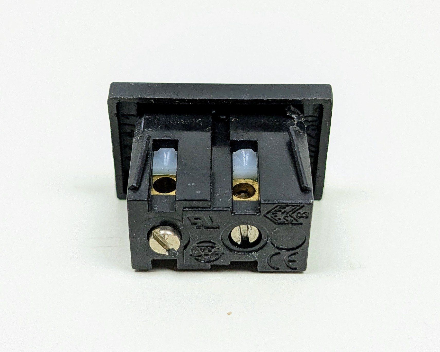 1 Pol afbryder vippe. SORT. 125V 2A. OBS! MAX 125V. Lav volt.!!