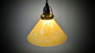 Spansk inspireret glas skomager pendel. Ubrugt. Ø20,5. Læs mere.