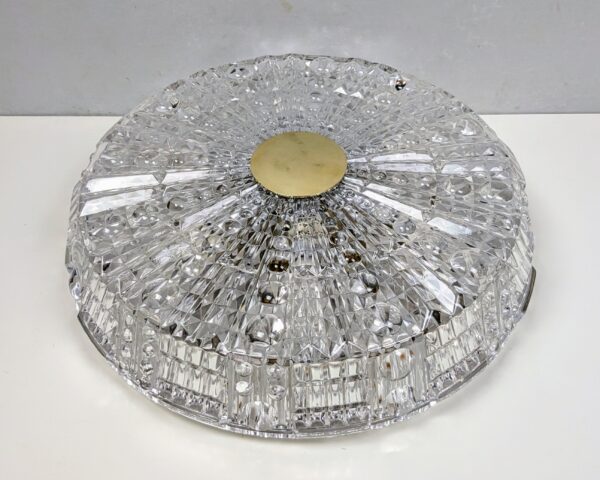 Elegant Carl Fagerlund Orrefors Glasbruk plafond. 6 kilo glas. Delvis restaureret. Ø48. Pickup only.