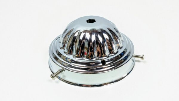 Stor 10,2 cm lampeglas holder med 3 skruer i krom. Glaslampe ophæng i forkromet stål – rund stor model.