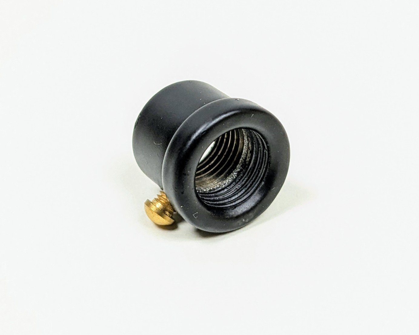 Mellemstykke M10. Sort. Fuld gevind. Til afslutning ved pendelrør. 13 mm lang. Sammenslutning.