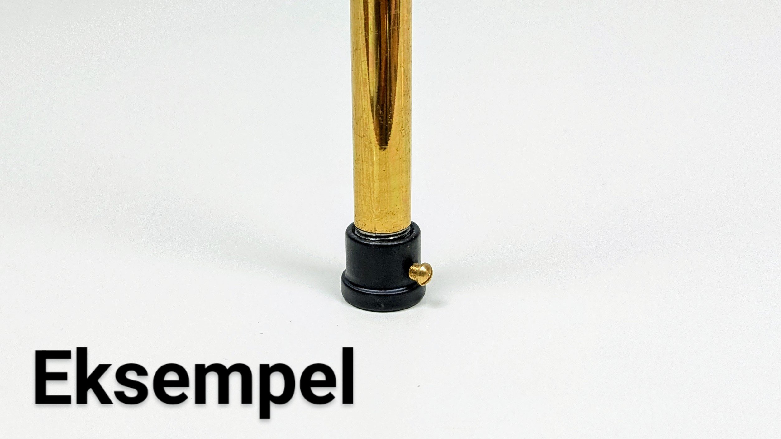 Mellemstykke M10. Sort. Fuld gevind. Til afslutning ved pendelrør. 13 mm lang. Sammenslutning.