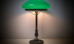 Advokat lampe. Fuld restaureret. Ø30. Højde 46 cm. Messing m.m. Pickup only.