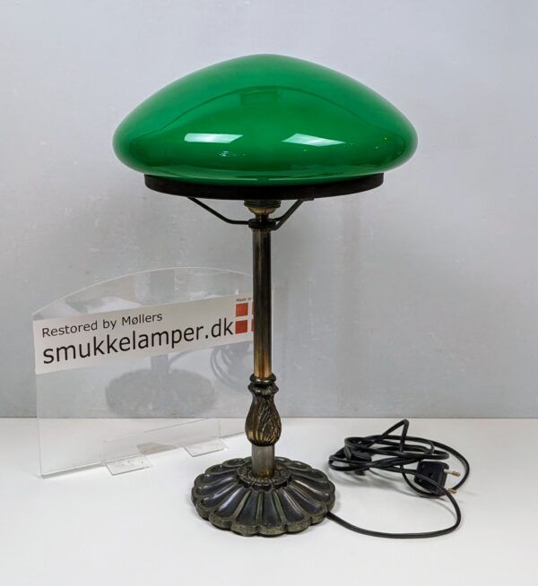 Advokat lampe. Fuld restaureret. Ø30. Højde 46 cm. Messing m.m. Pickup only.