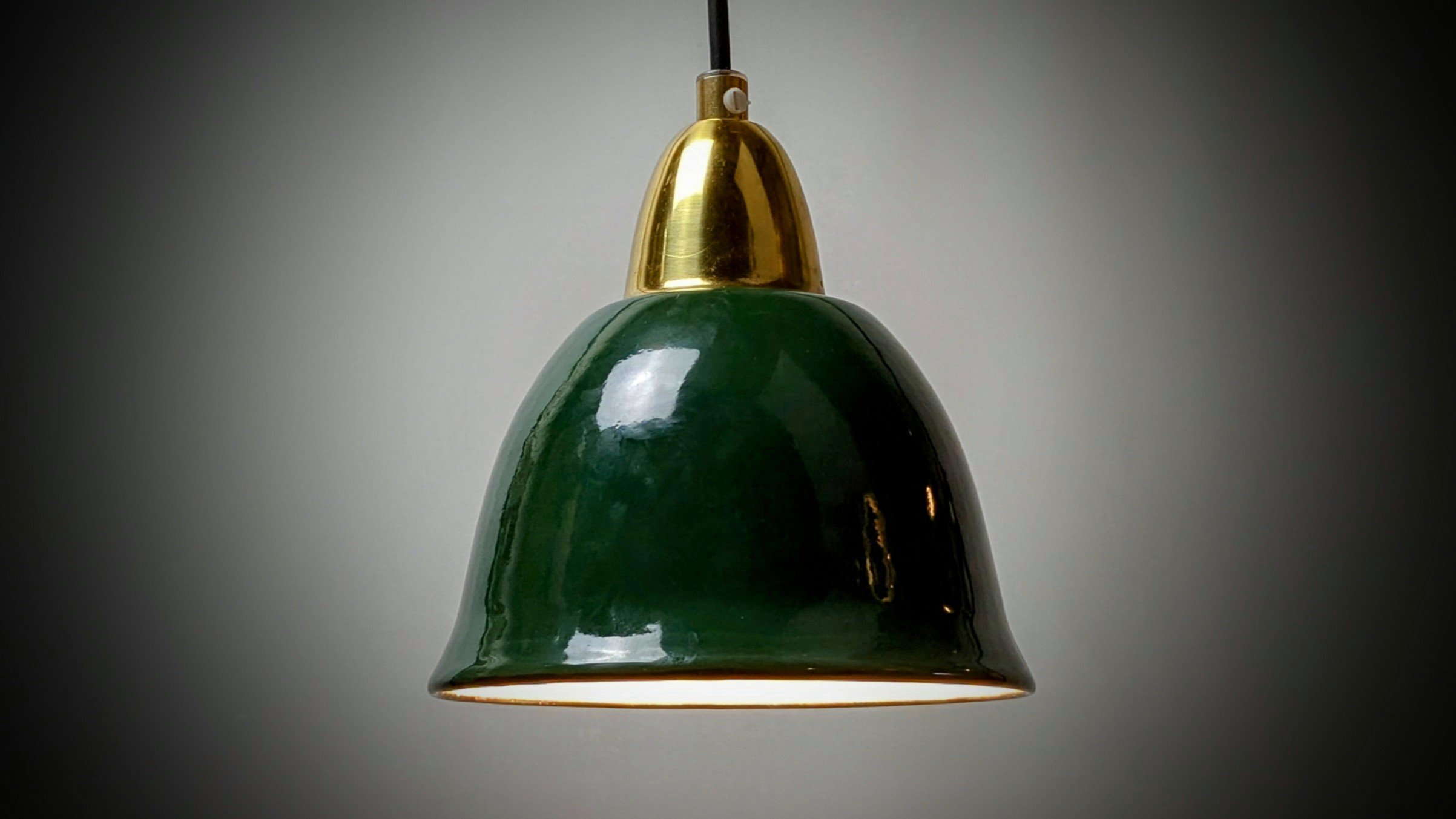 Møller redesign Nostalgia Lights. Grøn emalje og messing. Ø15. Alt er nyt.