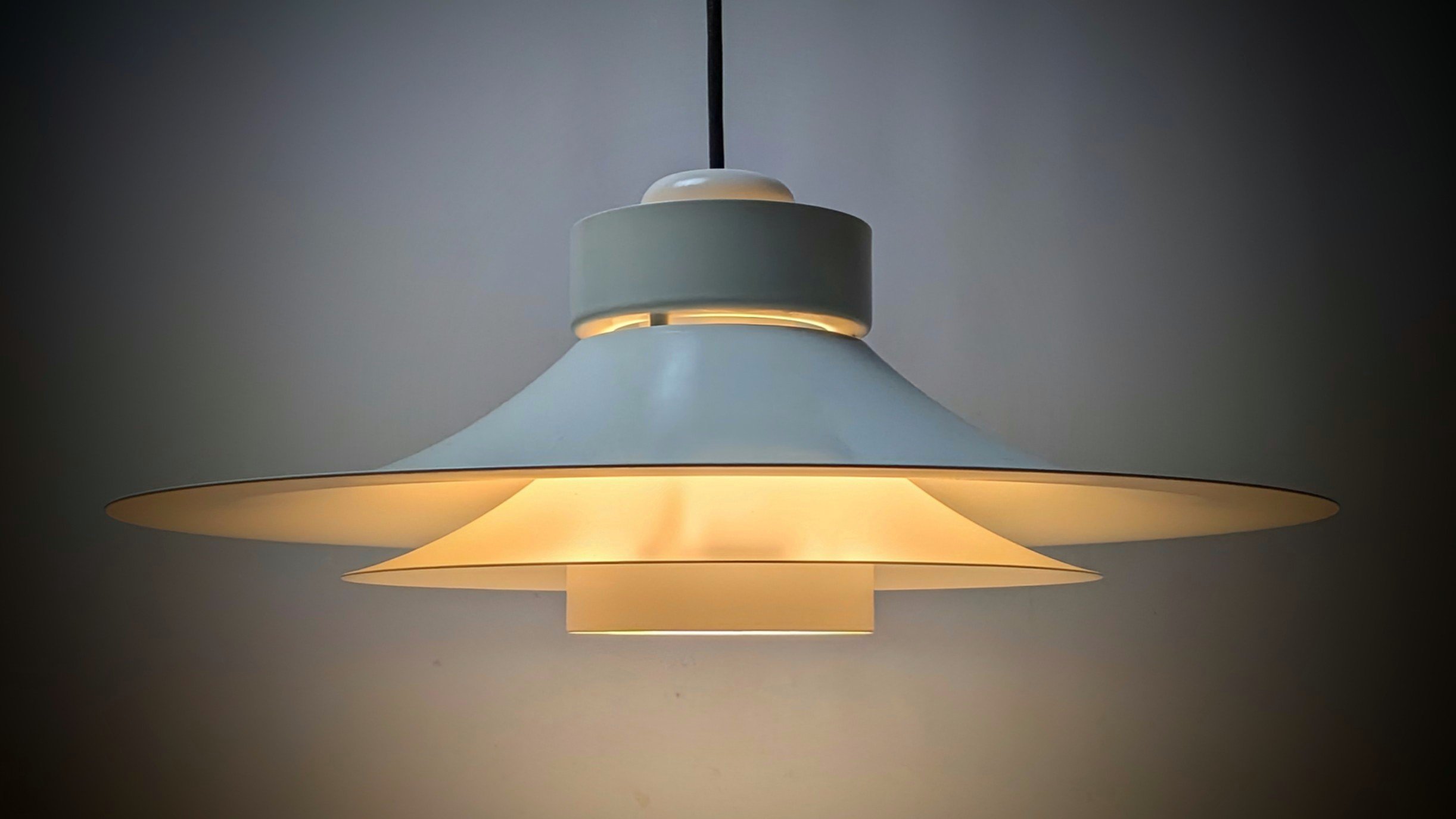 Danish design 1980. E.S.Horn. Type 754. Ø44. Nyt el. I særdeles flot stand.