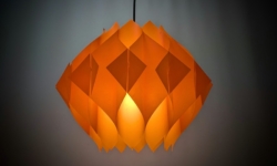 Lars Schiøler Butterfly lampe 1972. Ø36. Excellent condition. Høyrup Light. Nyt el.