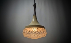 Lækker fuld restaureret loftlampe 1970. Beige. Bobleglas og nyt el. Ø22