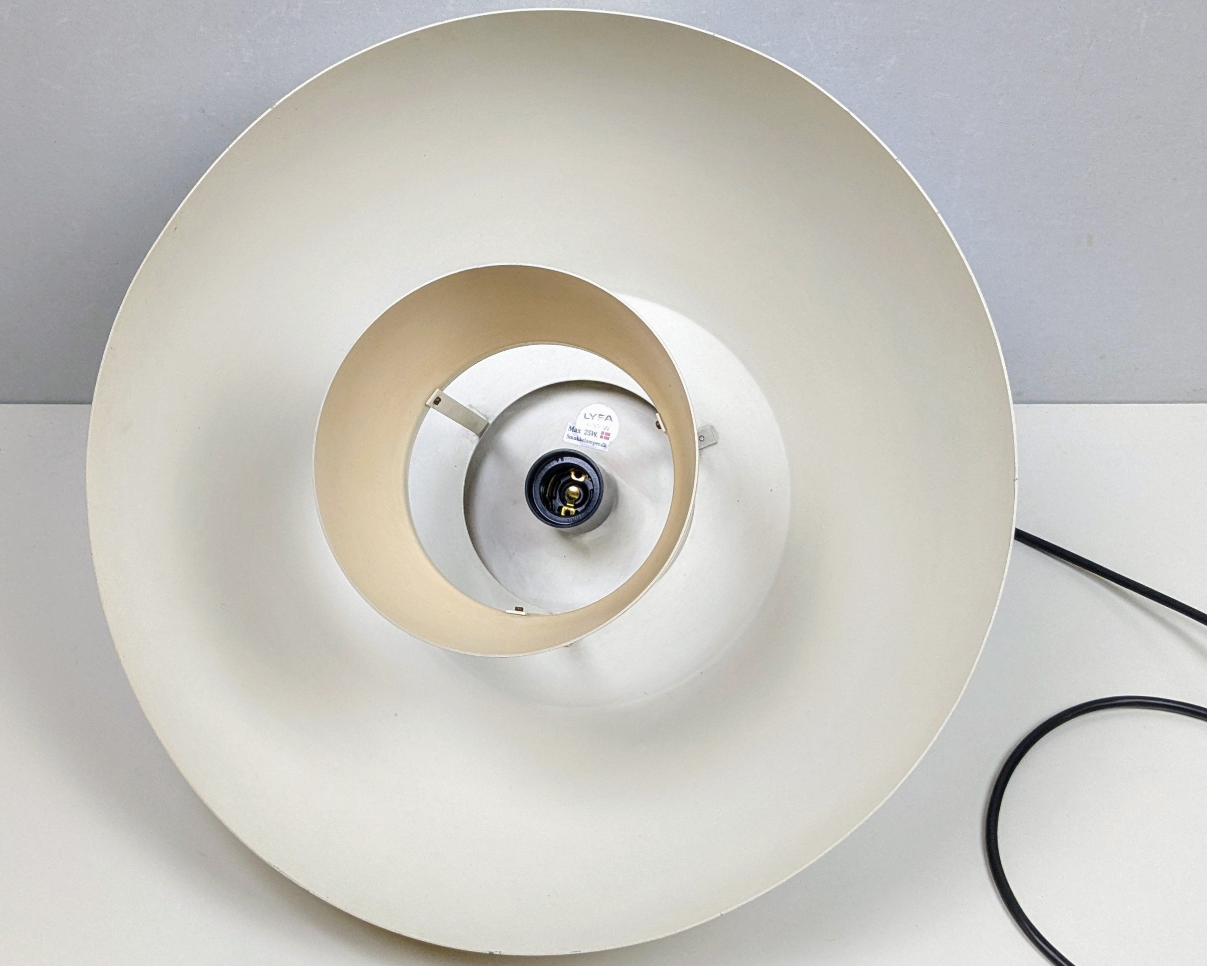 Lyfa Olymp loftlampe 1970. Alu tryk. Messing lakeret. Original. Ø40. Excellent condition. Nyt el. - Billede 4