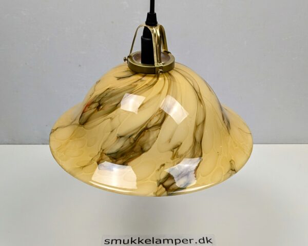 Lækker marmoreret køkken lampe. Alt er nyt. Ø29. Glas højde 11,5 cm. Burst effekt.