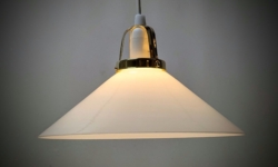 Klassisk dansk Skagen køkkenlampe fra 1980. Odreco glas. Ø24,5. Nyt el.