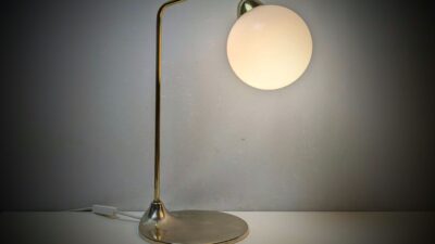 Brass moon by Møller bordlampe. Custom. 44 cm høj. Unika.