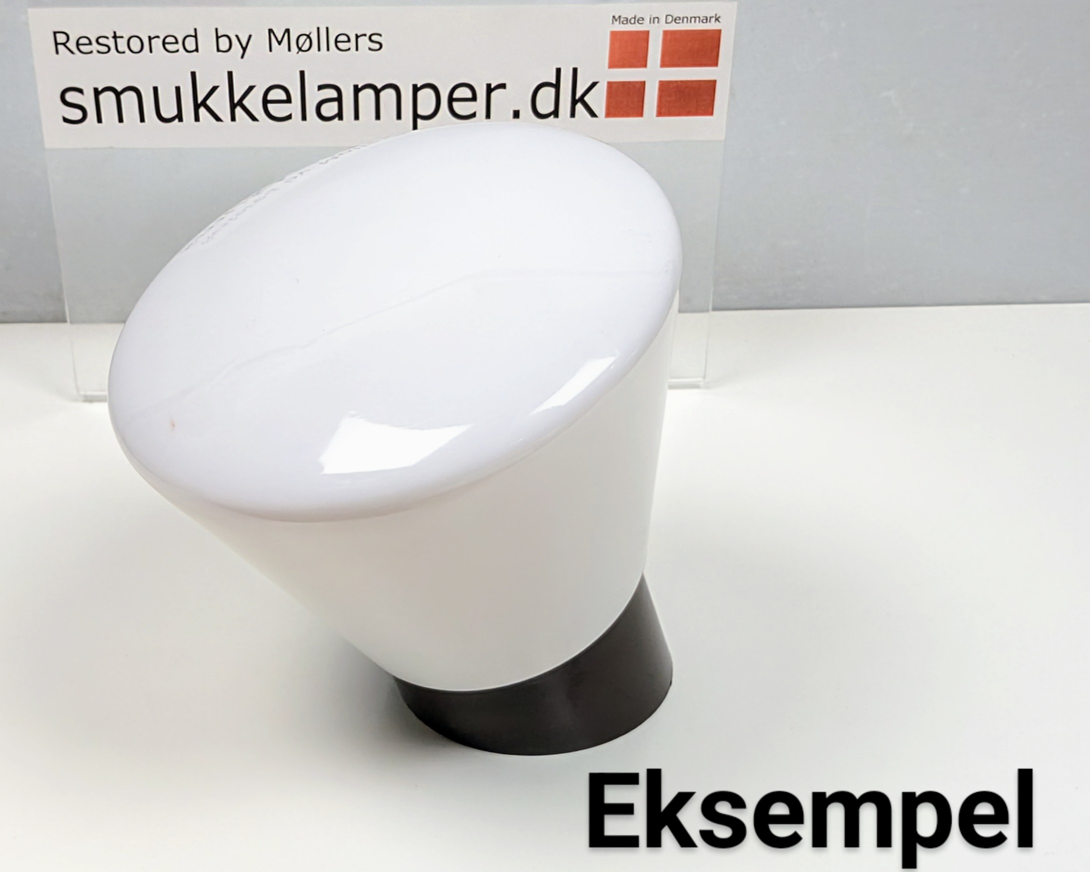 Sokkel M85 til lampeglas med 85 mm gevind. Plast. Brun. Med vinkel. Ubrugt.