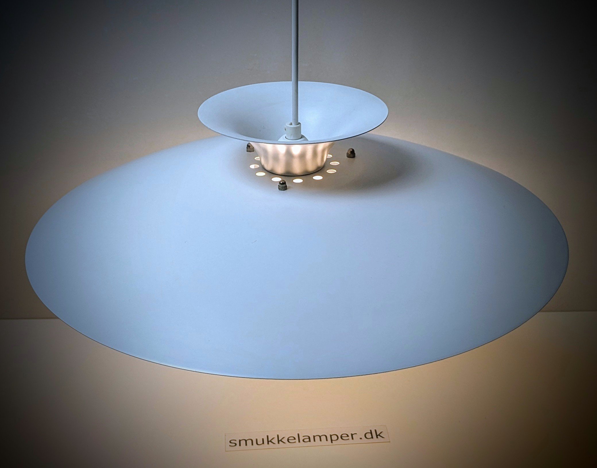 Danish design. Form Light 52511. Få brugsspor. Ø48. Nyt el.