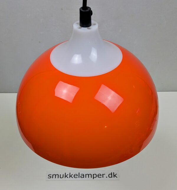 Danish design 1970. Mrk. A Schrøder Kemi. Ø23. Nyt el. Excellent condition.