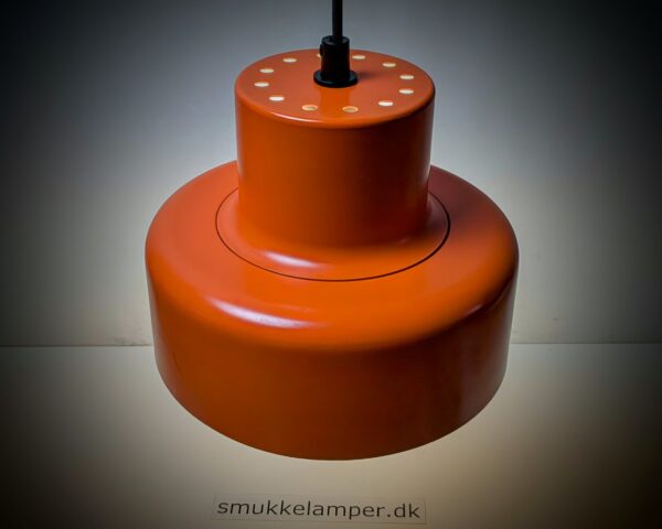 Skøn orange retro pendel 1970. Ø23. Med nyt el.