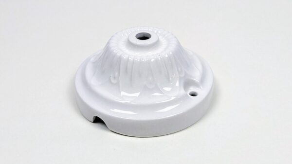 Porcelæn baldakin i elegant design. Ny. Ø90mm. 42mmH. M10