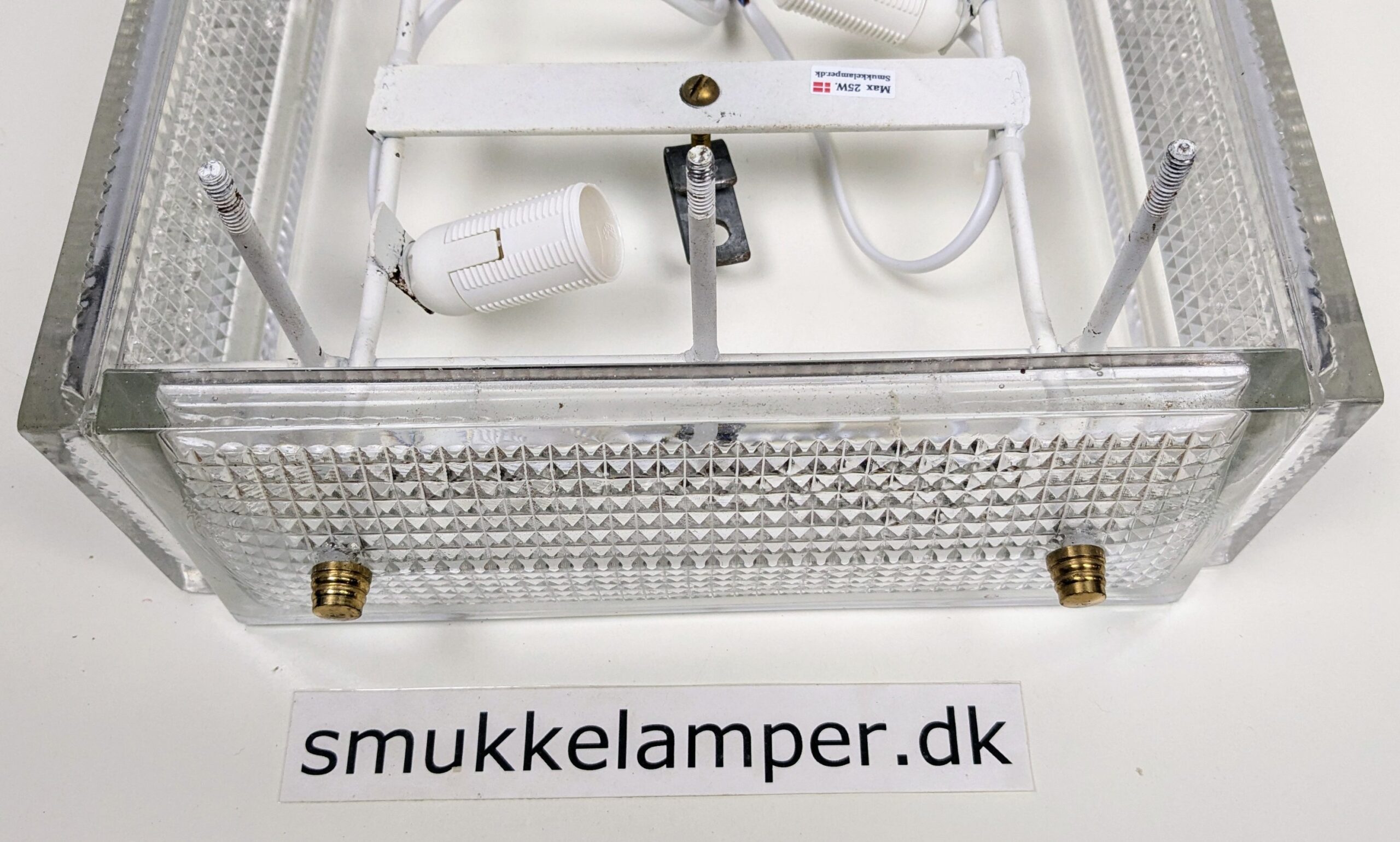 Eksklusiv stor svensk plafond med 5 kilo krystal glas. 33x33x14 cm. Nyt el. 1970.