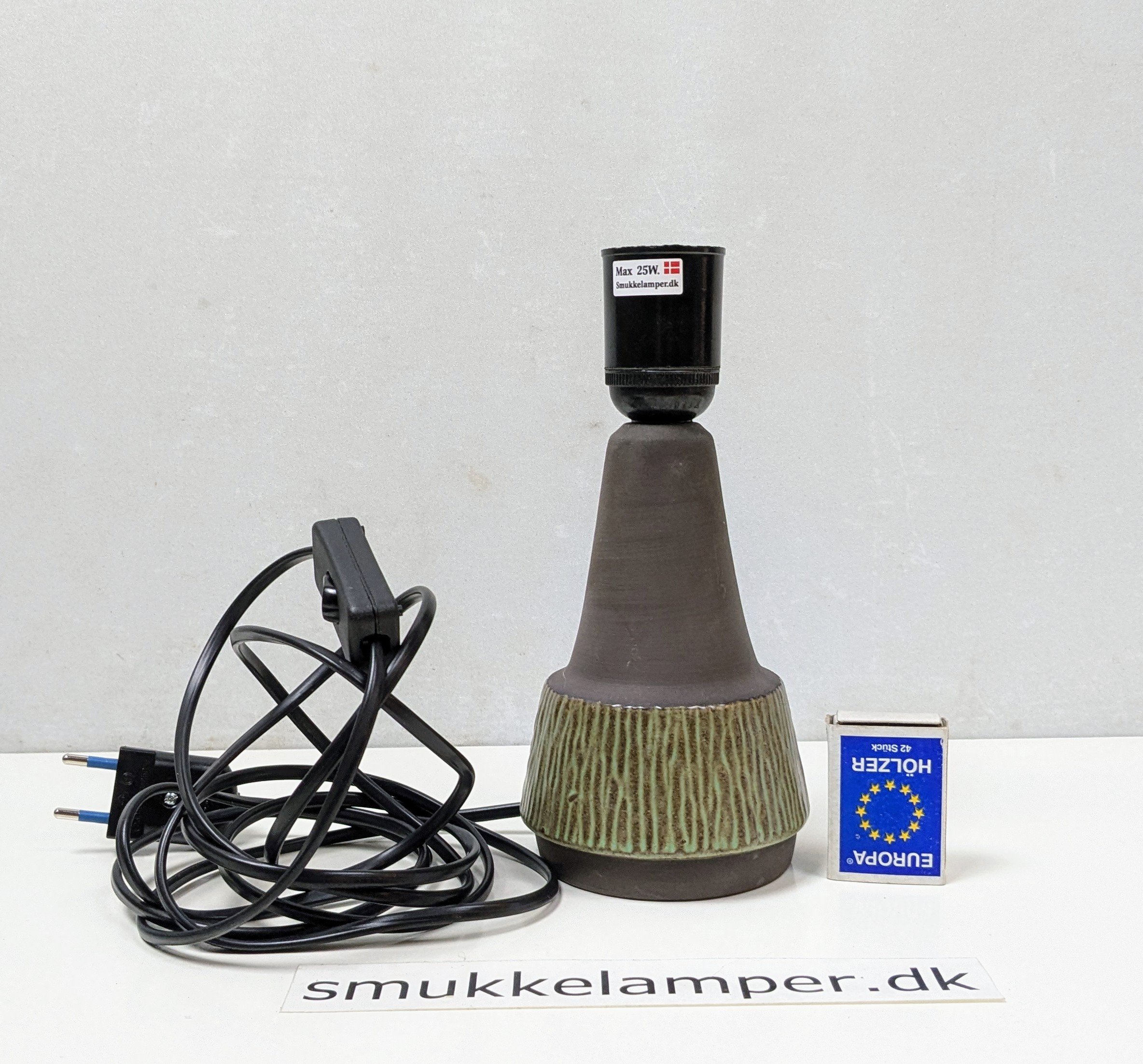Ny dansk keramik lampe fra 1970. Opdateret nyt el. Ubrugt. Restparti. Green river