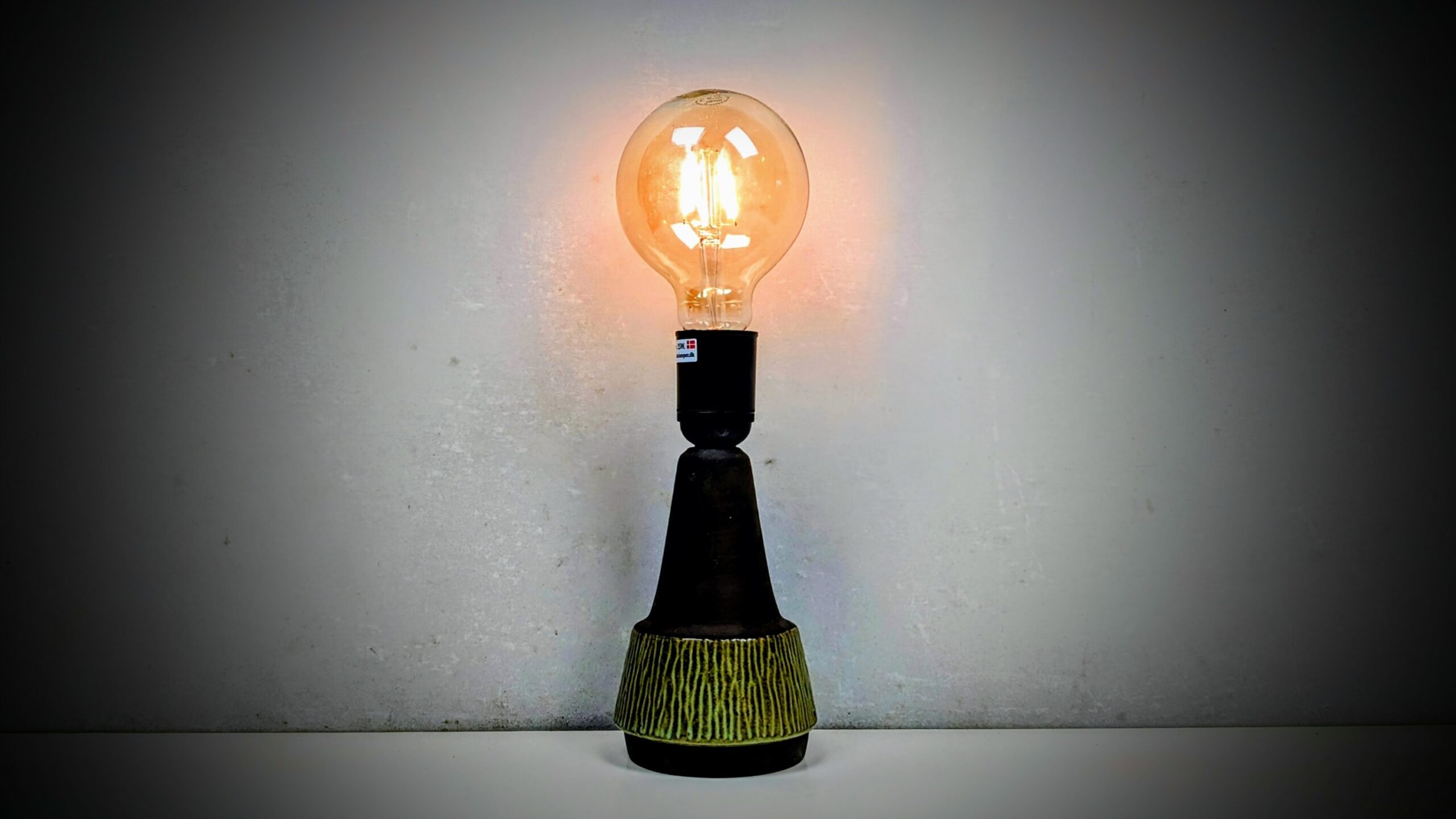Ny dansk keramik lampe fra 1970. Opdateret nyt el. Ubrugt. Restparti. Green river